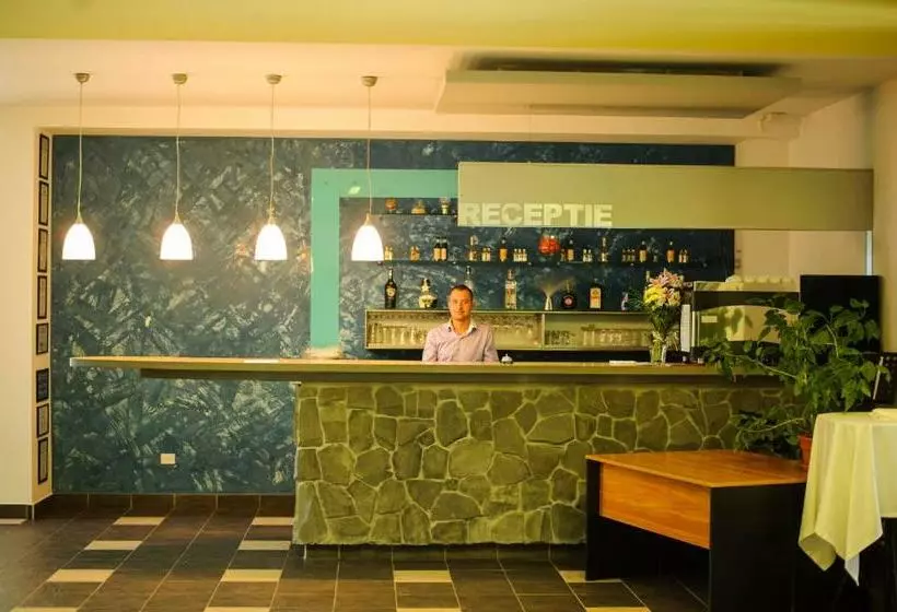 ホテル Aqvila Club Rucar