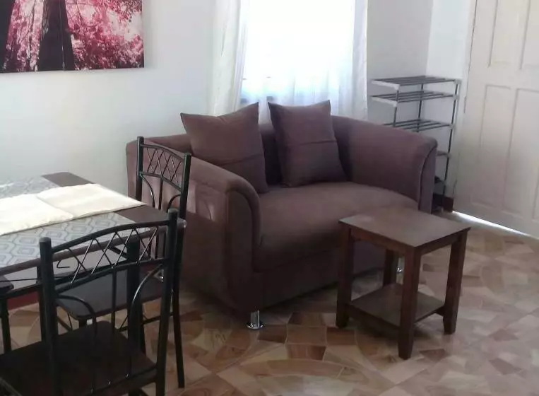 ペンション Bohol Staycation In Tagbilaran City Next To Panglao Island