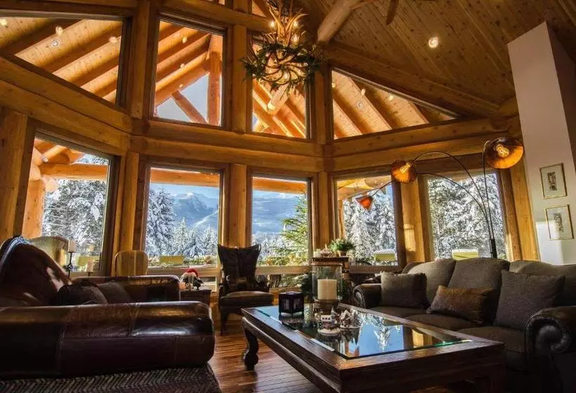 Majatalo Golden Acres Mountain Lodge