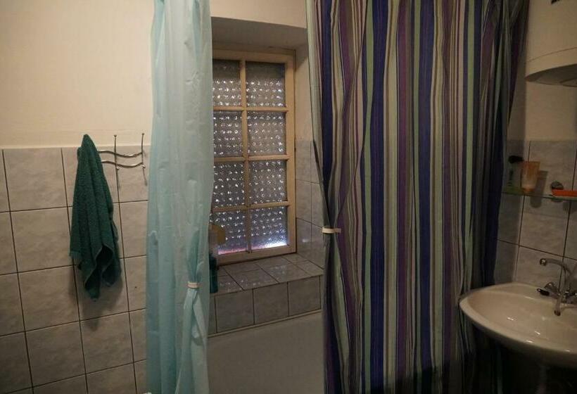 بنسيون Piri Vendégház