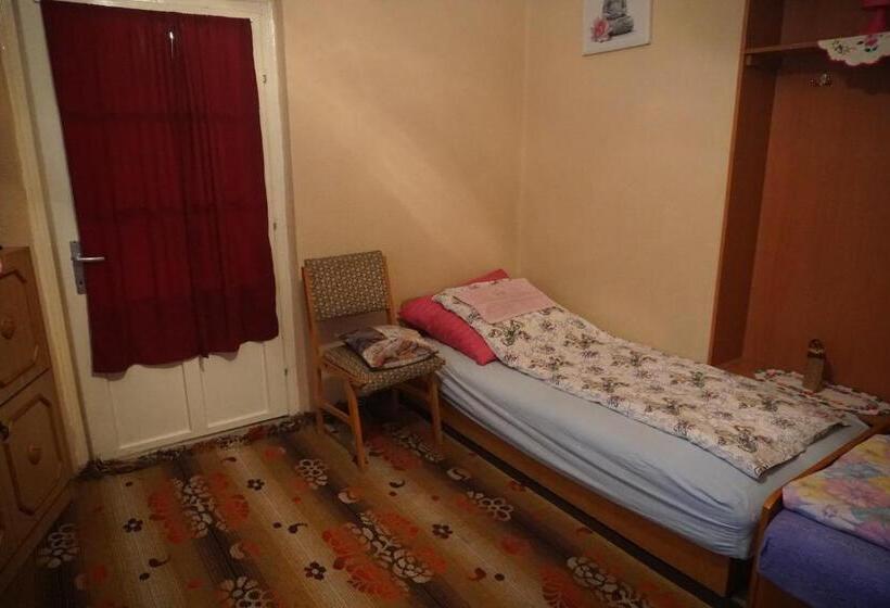 بنسيون Piri Vendégház