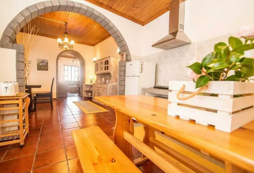 ベッドアンドブレックファースト Casa Inti / Inti House Furnas