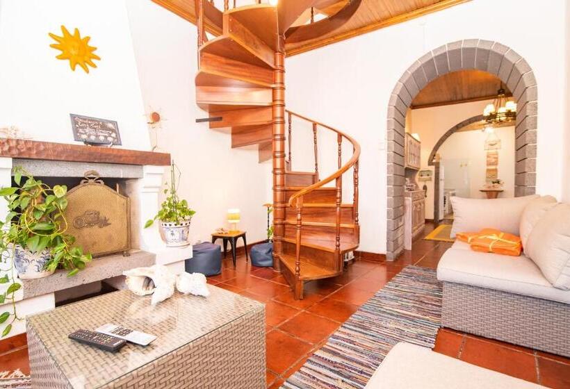 민박 Casa Inti / Inti House Furnas