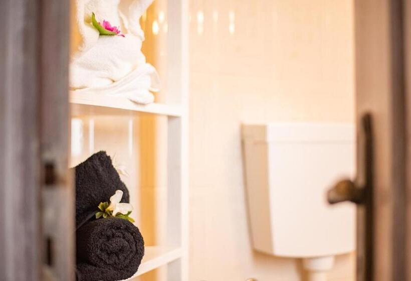 민박 Casa Inti / Inti House Furnas