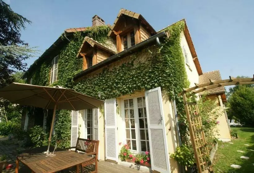 Aamiaismajoitus (B&B) Le Cèdre Bleu