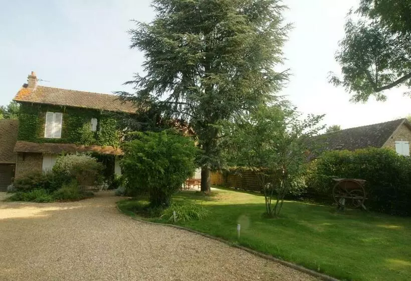 Aamiaismajoitus (B&B) Le Cèdre Bleu