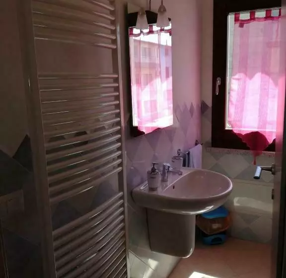 ベッドアンドブレックファースト Le Rondini