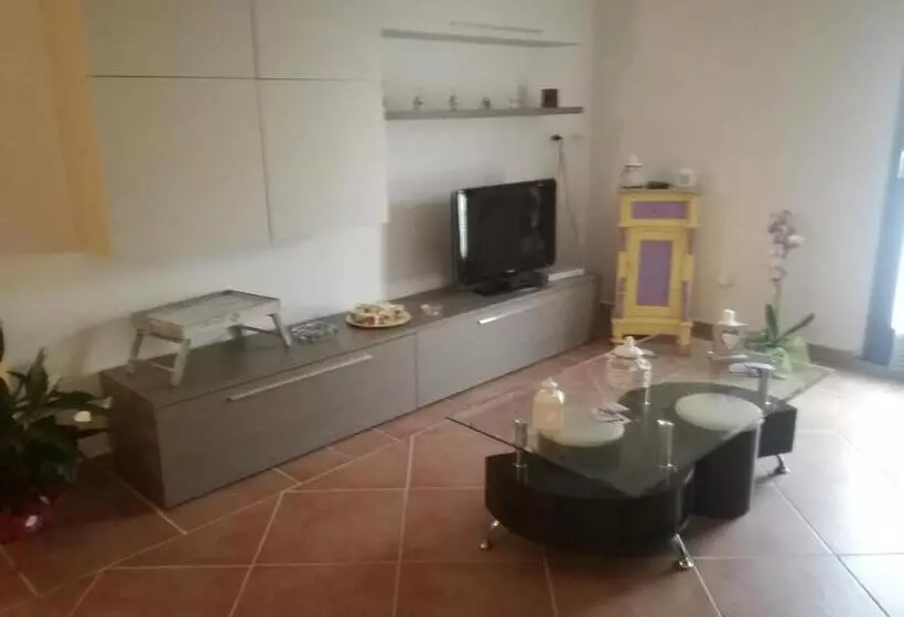 ベッドアンドブレックファースト Le Rondini