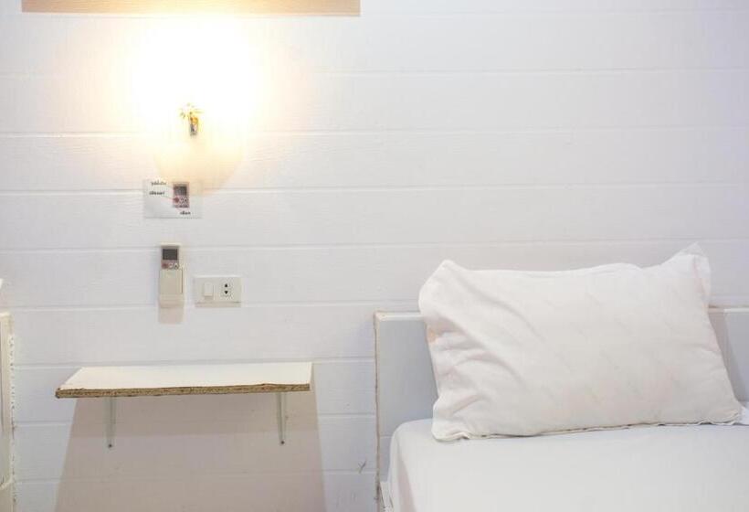 Отель Greenhouse Resort