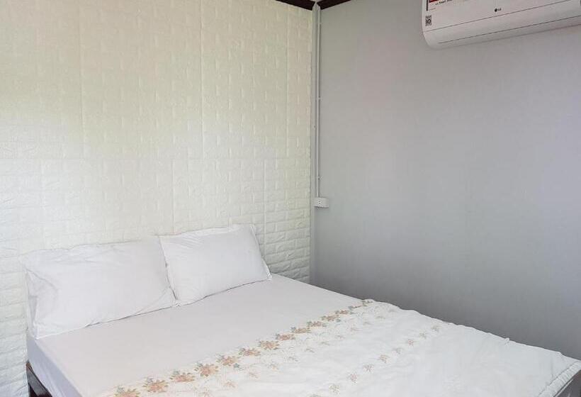 Отель Greenhouse Resort