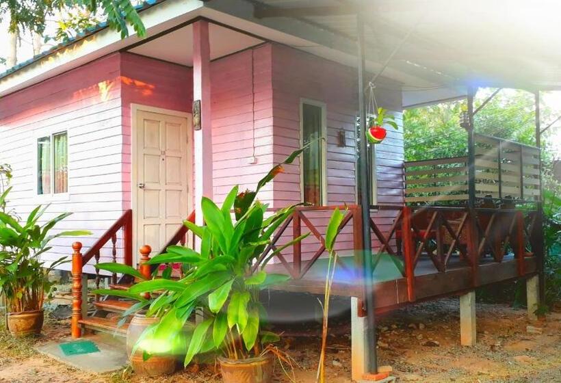 Отель Greenhouse Resort