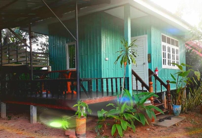 Отель Greenhouse Resort