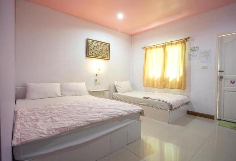 Отель Greenhouse Resort