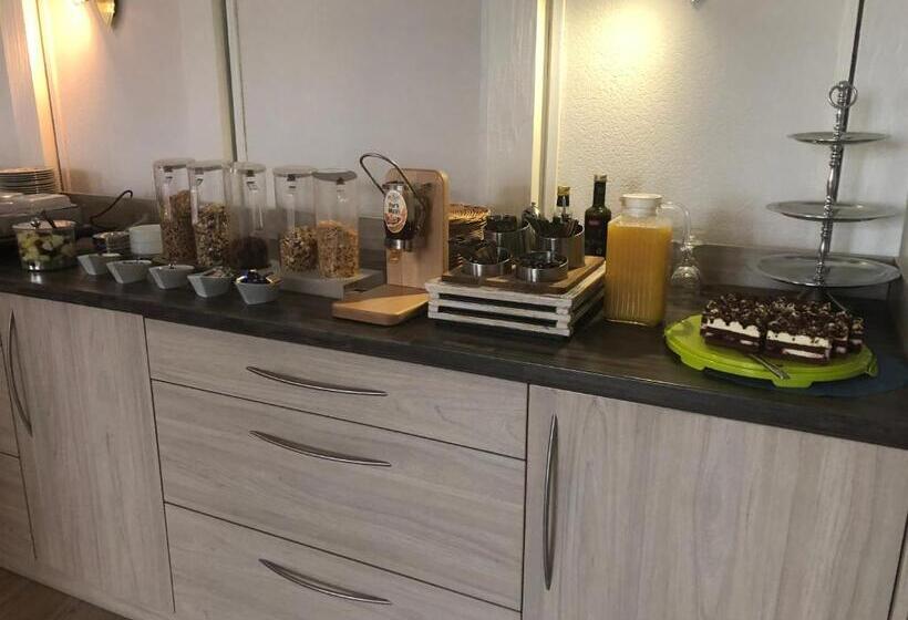 호텔 Gästehaus Adler