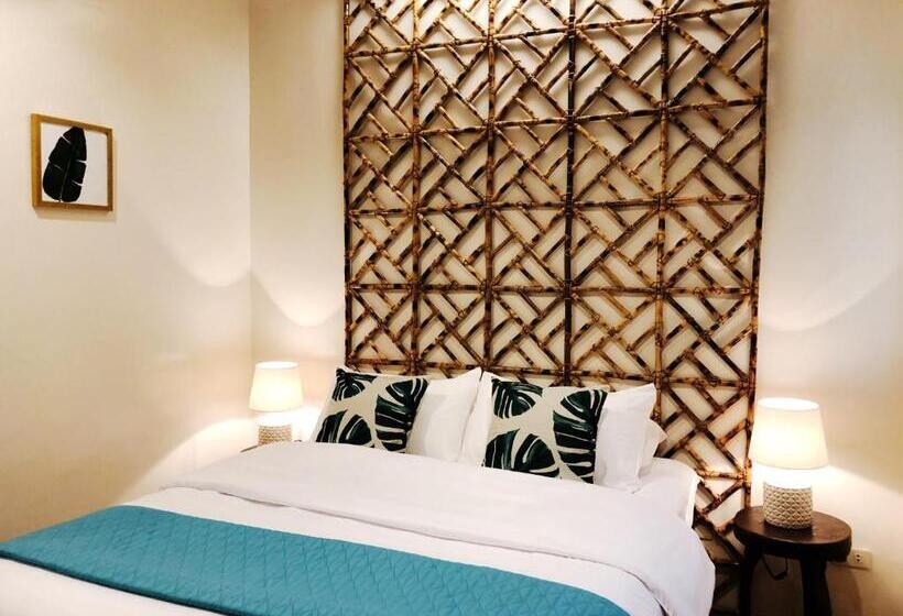 هتل The Cabins At Lvf