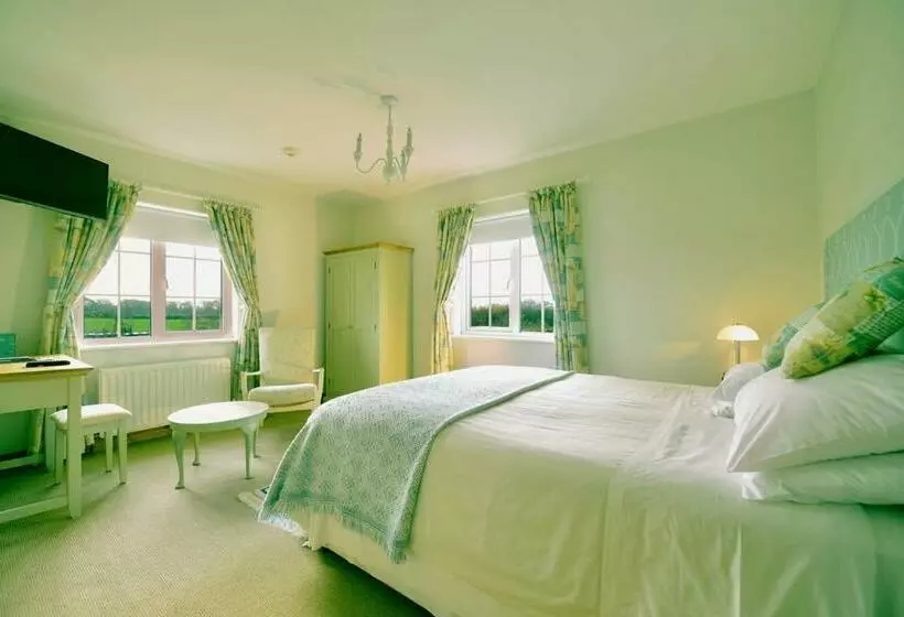 Oakfield B&b