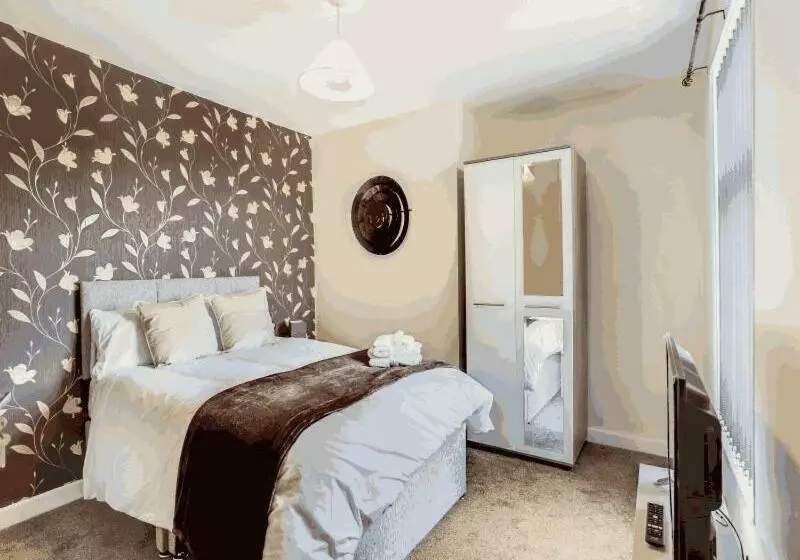 Majatalo Townhouse @ 62 Samuel Street Crewe