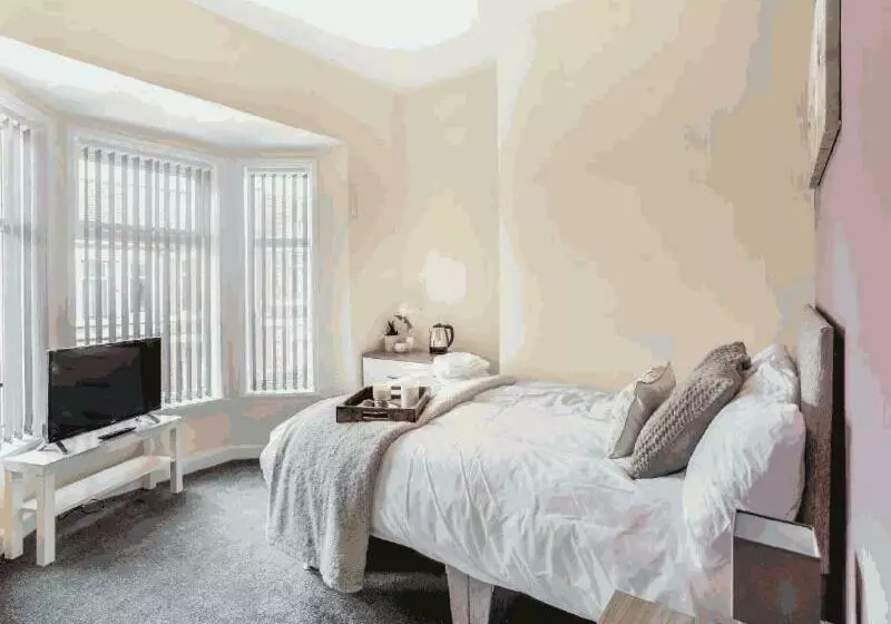 Majatalo Townhouse @ 62 Samuel Street Crewe