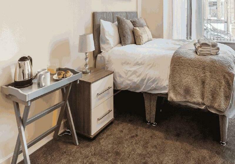 Пансион Townhouse @ 62 Samuel Street Crewe