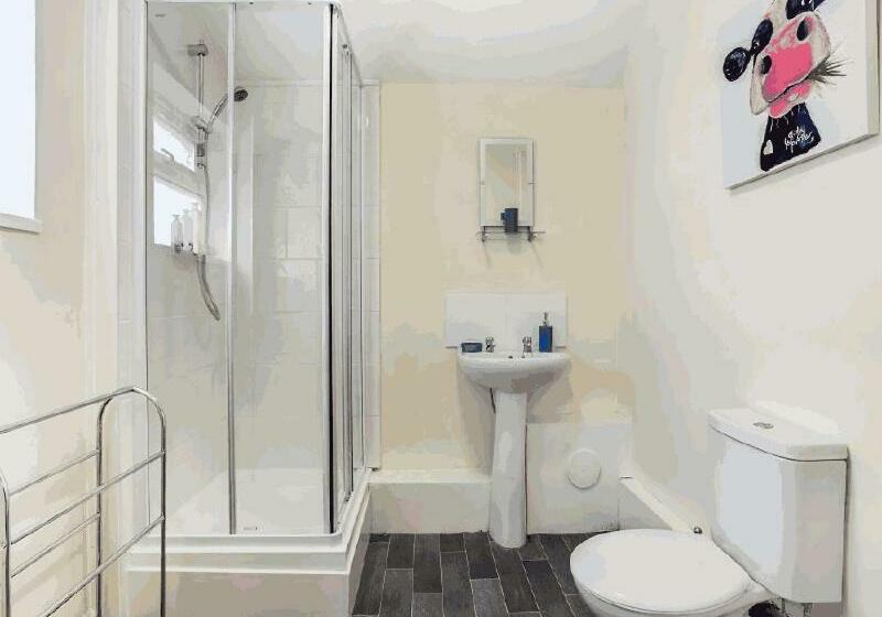 Пансион Townhouse @ 62 Samuel Street Crewe