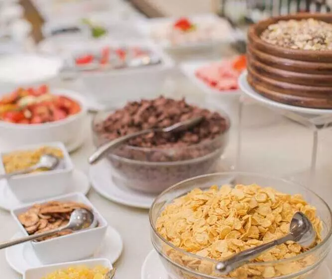 Ashlee Plaza Patong Hotel & Spa