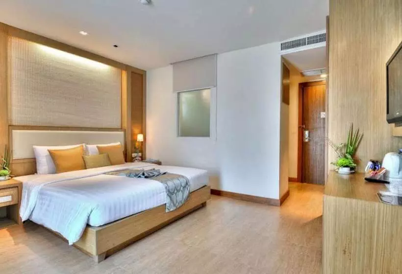 Ashlee Plaza Patong Hotel & Spa