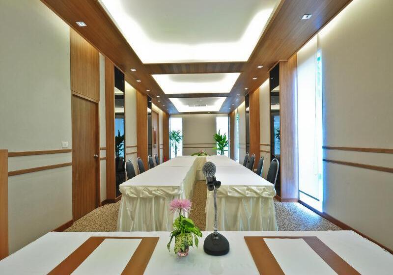 Ashlee Plaza Patong Hotel & Spa