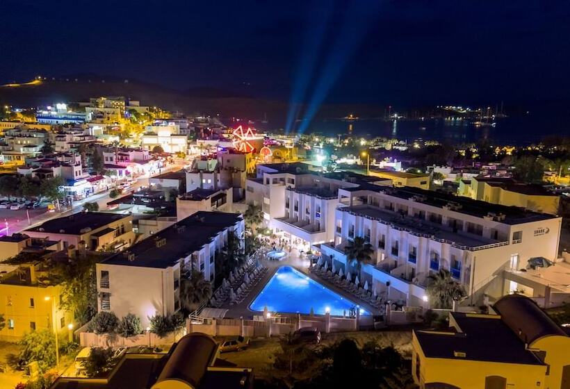 בית מלון כפרי Club Shark