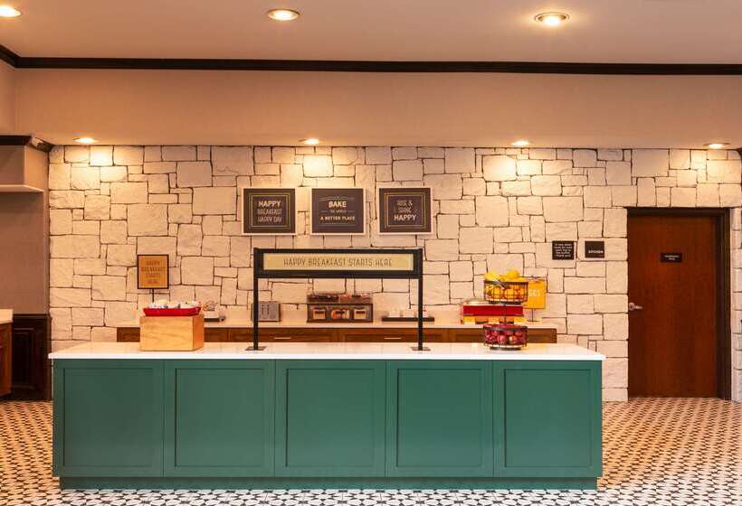 Отель Hampton Inn & Suites Boerne