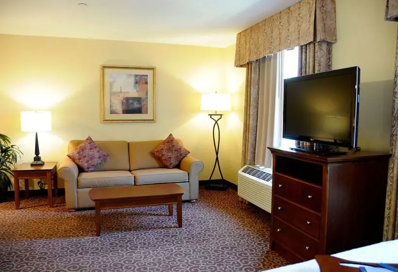 Отель Hampton Inn & Suites Red Bluff