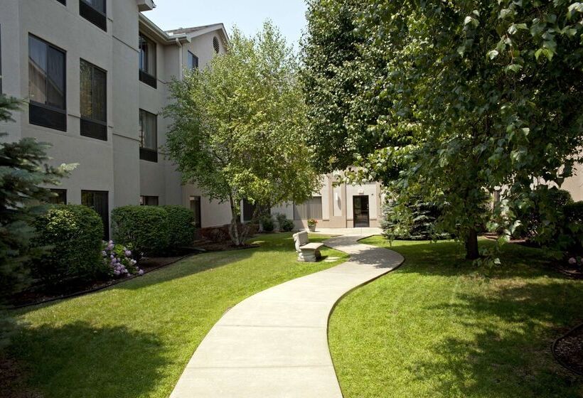 فندق Larkspur Landing South Bend