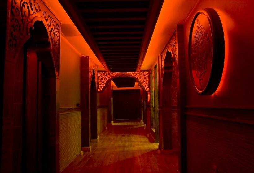 בית מלון כפרי Holiday City