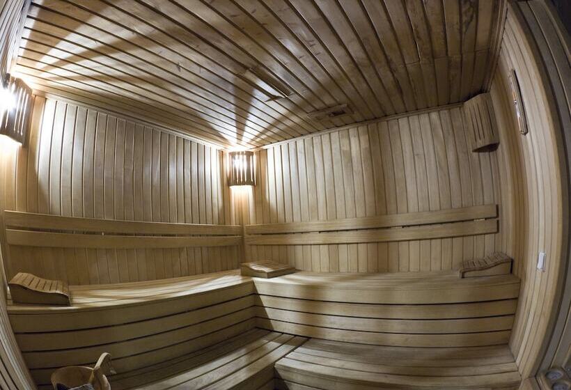 בית מלון כפרי Holiday City