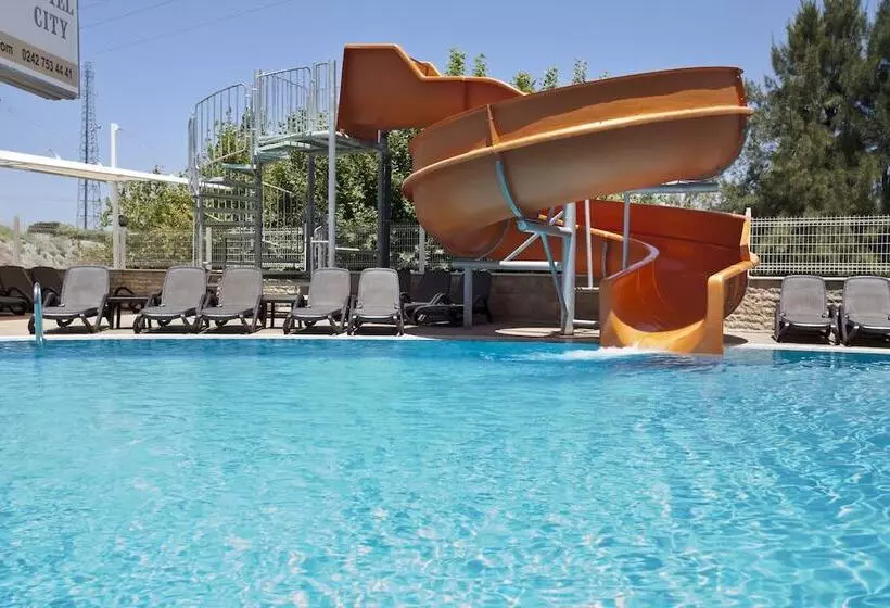 Отель Holiday City