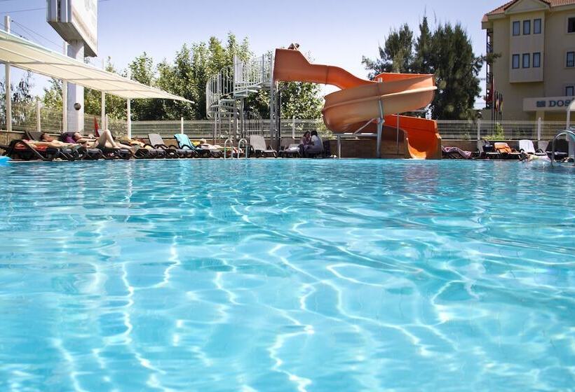 בית מלון כפרי Holiday City