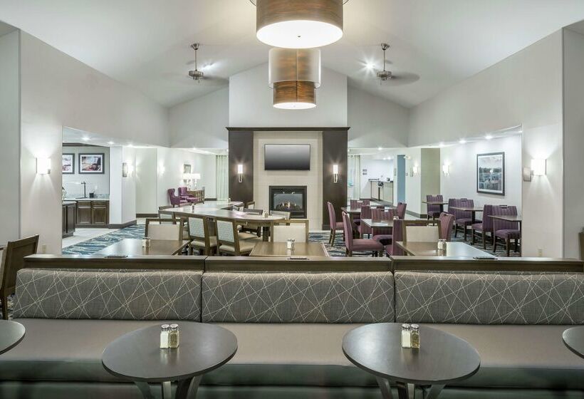 Hotelli Homewood Suites By Hilton Cedar Rapidsnorth