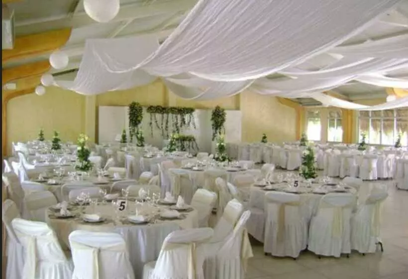 Отель Istirinchá