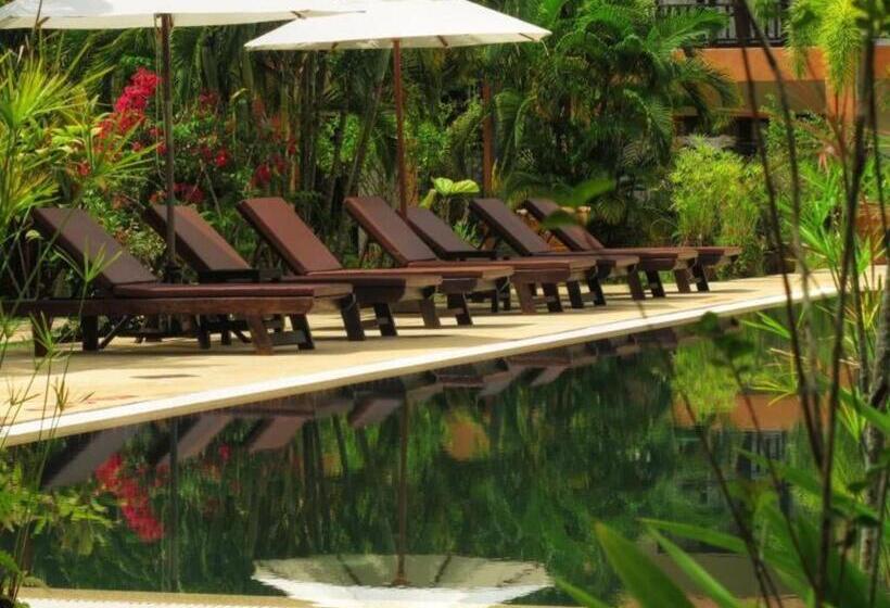 בית מלון כפרי Khaolak Palm Hill Resort