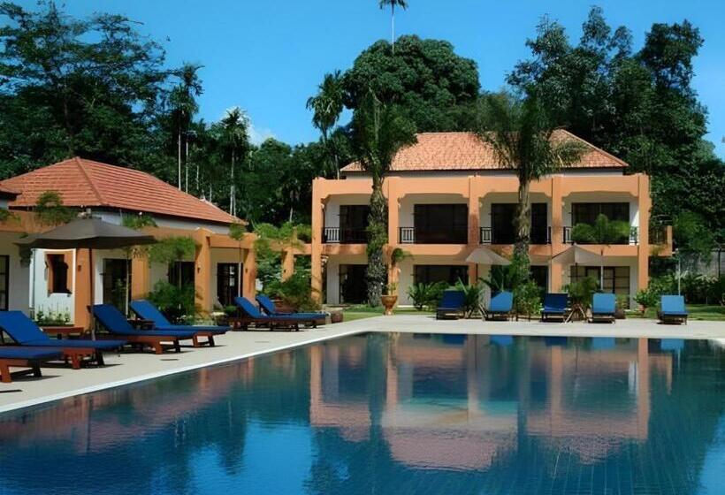 בית מלון כפרי Khaolak Palm Hill Resort