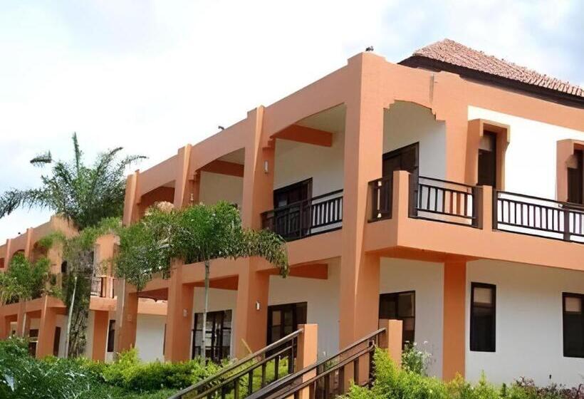 בית מלון כפרי Khaolak Palm Hill Resort