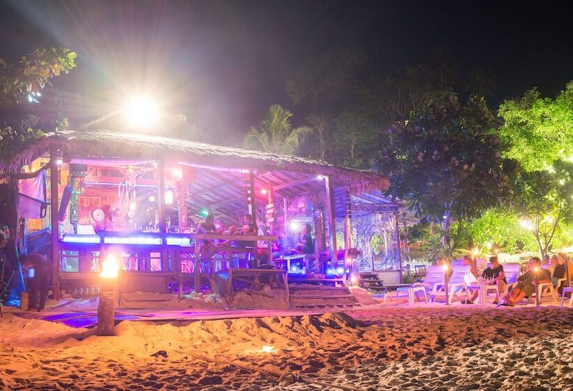 Отель Phi Phi The Beach Resort