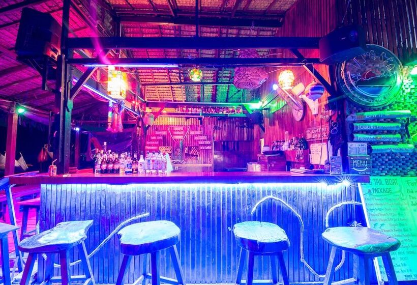 Отель Phi Phi The Beach Resort