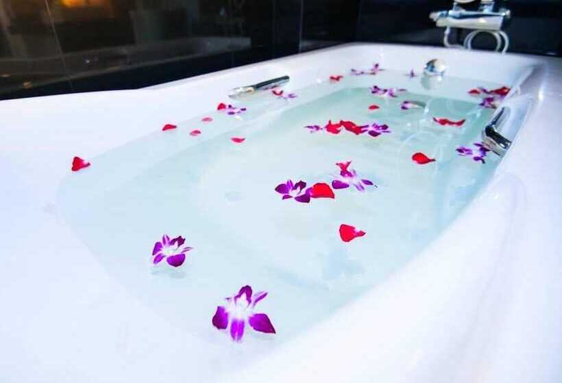 ホテル Pj Patong Resortel