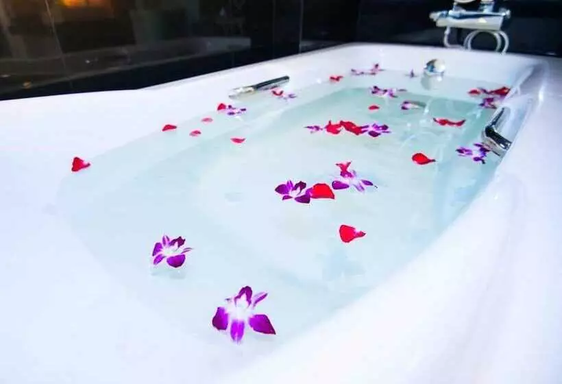 ホテル Pj Patong Resortel