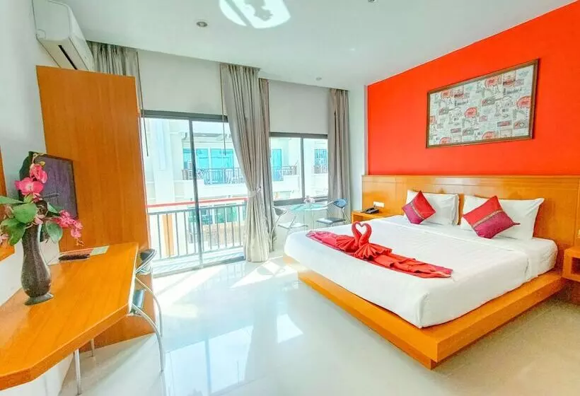 ホテル Pj Patong Resortel