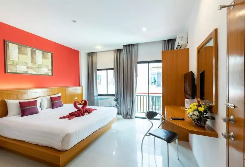 ホテル Pj Patong Resortel