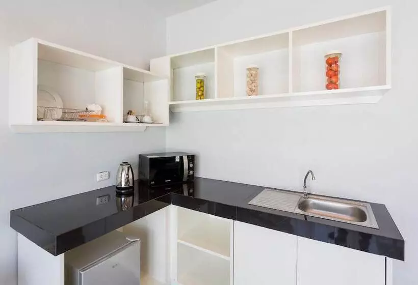 ホテル Pj Patong Resortel