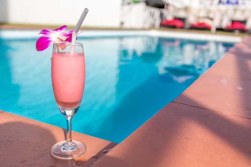 ホテル Pj Patong Resortel