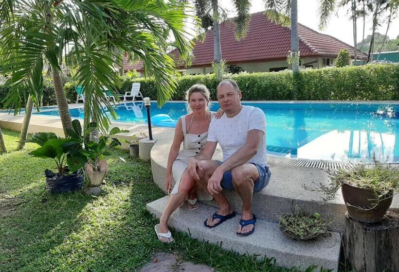 هتل D&k Smiley Phuket Resort