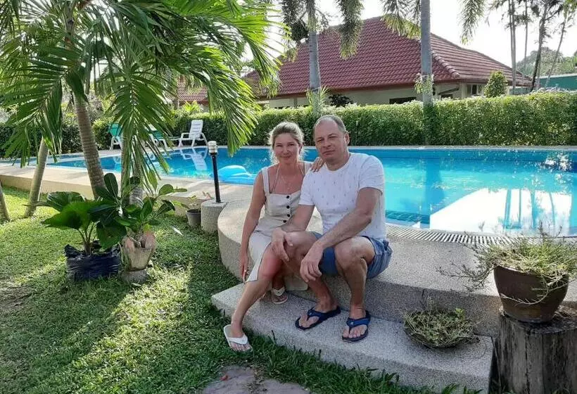 Hotel D&k Smiley Phuket Resort